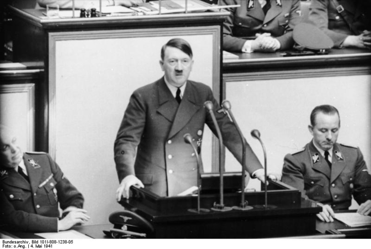 Foto Berlijn - reichstag - redevoering Hitler (2)