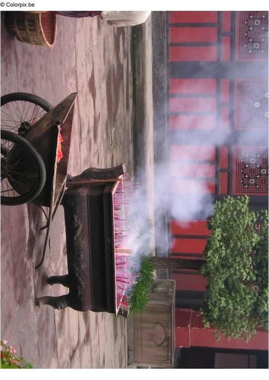 wierook in tempel Chengdu