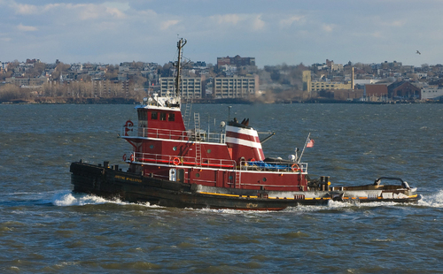 sleepboot in de haven van New York
