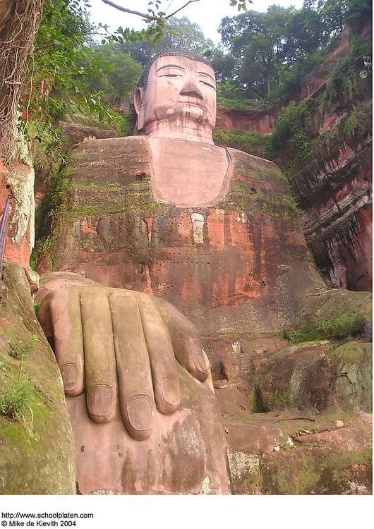 Giant buddha in Leshan