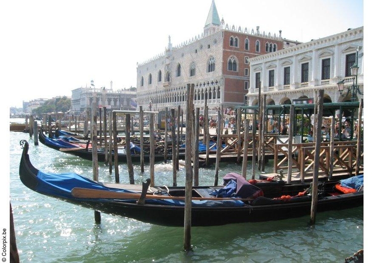 Foto gondels aan San Marco