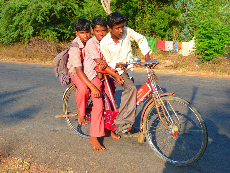 Foto kinderen op fiets