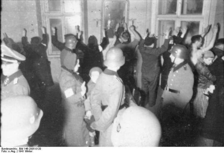 Foto Roemenie - gevangenname van Joden (2)