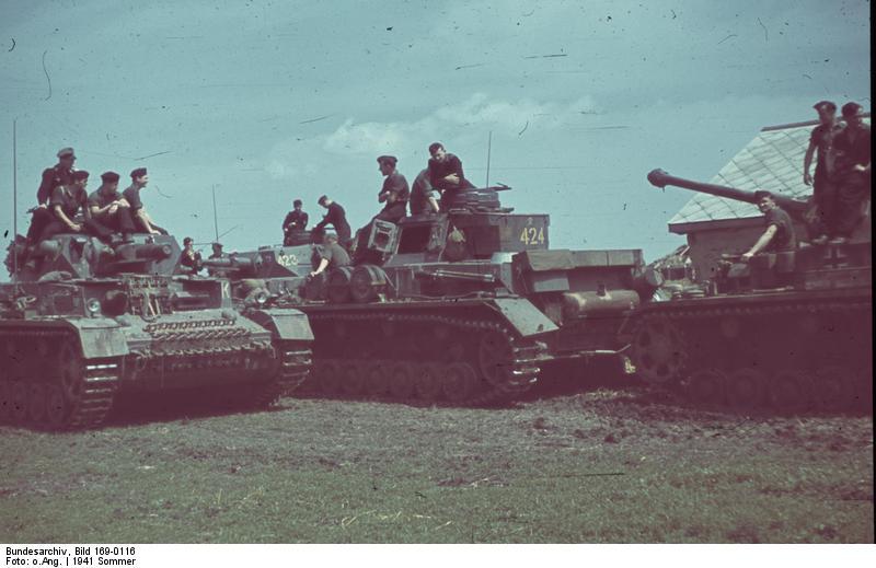 Foto Rusland - soldaten met Panzer