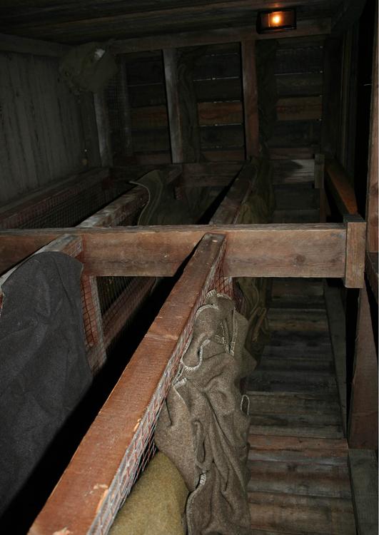 slaapkwartieren in ondergrondse schuilplaats
