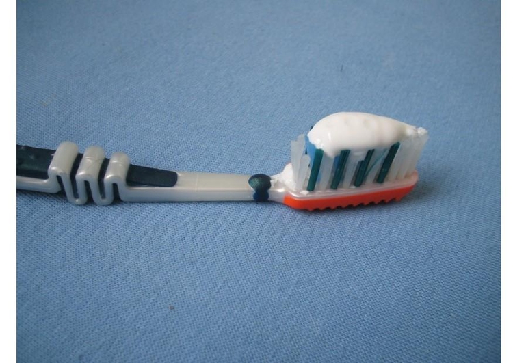 Foto tandenborstel met tandpasta