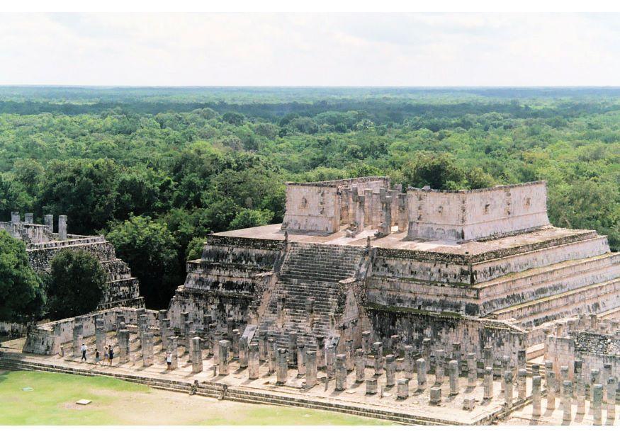 tempel der krijgers in chichen itza Foto tempel der krijgers in chichen itza