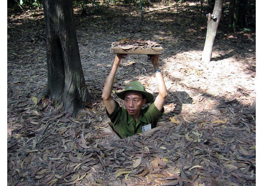 Foto cu chi tunnel ingang