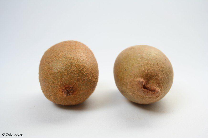 groene en gele kiwi Foto groene en gele kiwi