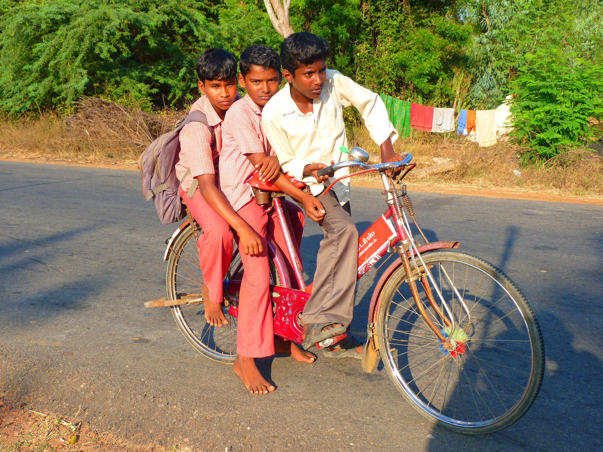 kinderen op fiets Foto kinderen op fiets