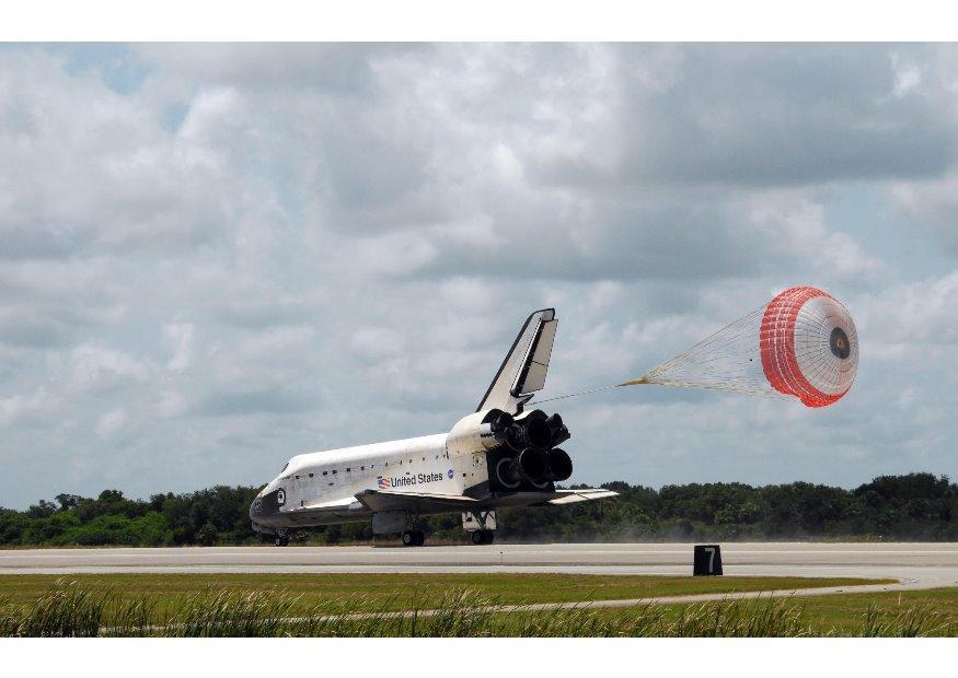 landing space shuttle Foto landing space shuttle