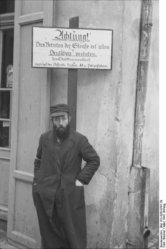polen - ghetto_radom - jood voor verbodsbord Foto polen - ghetto_radom - jood voor verbodsbord