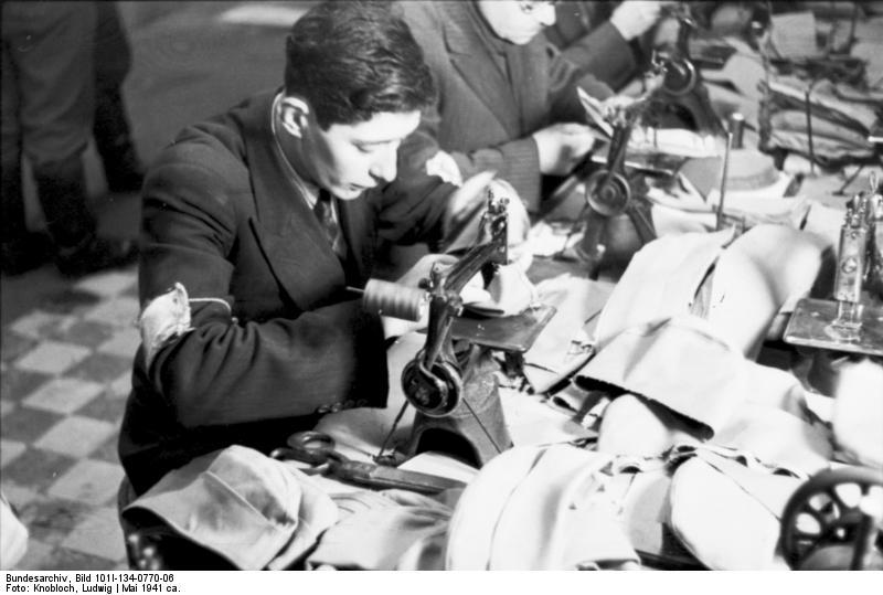 polen - ghetto warschau - naaiatelier Foto polen - ghetto warschau - naaiatelier