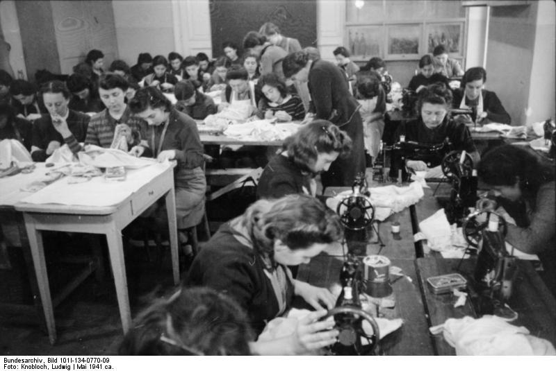 polen - ghetto warschau - naaiatelier (2) Foto polen - ghetto warschau - naaiatelier (2)