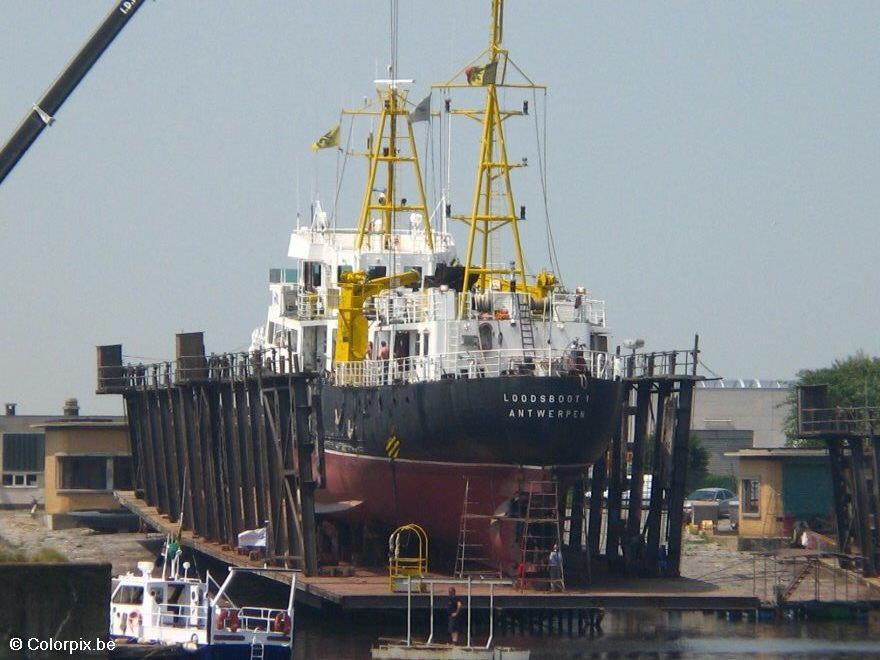 schip op droogdok Foto schip op droogdok