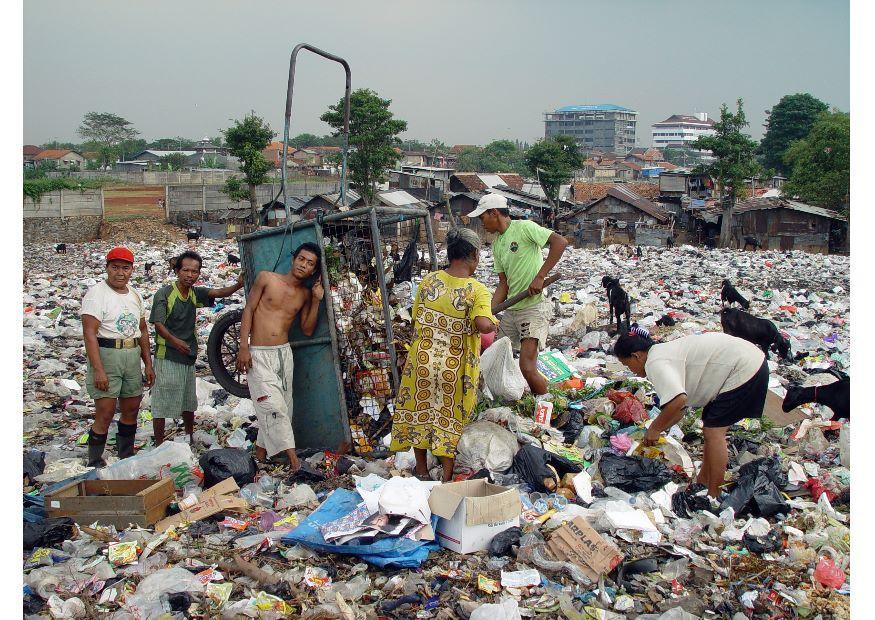 sloppenwijk in jakarta Foto sloppenwijk in jakarta