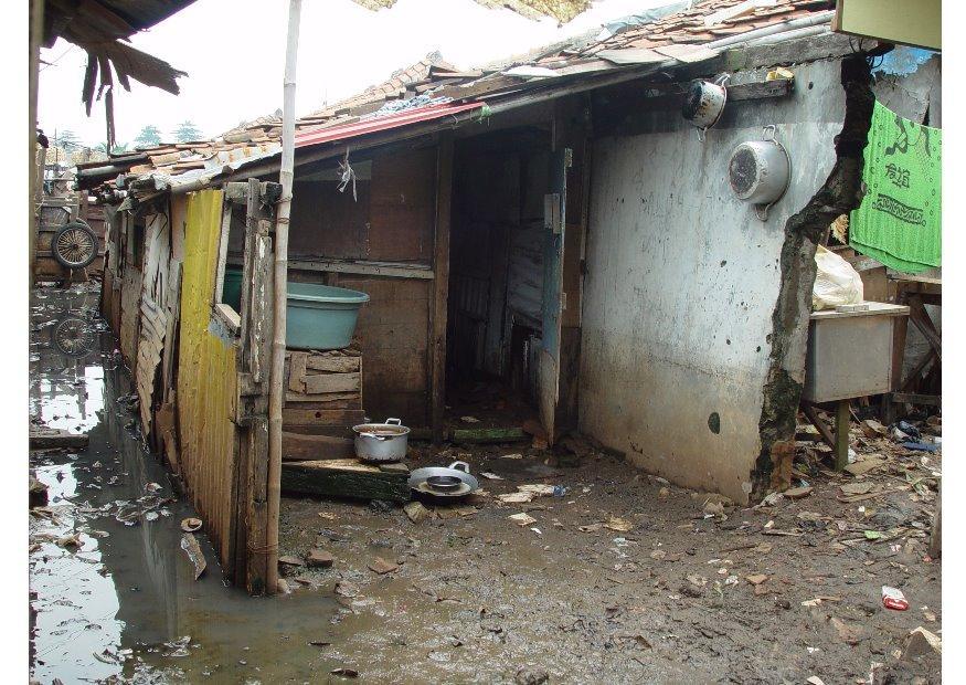 sloppenwijk in jakarta Foto sloppenwijk in jakarta