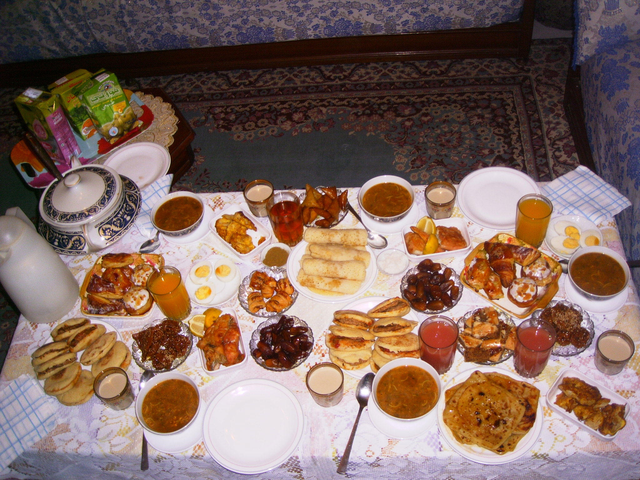 traditionele ramadan maaltijd Foto traditionele ramadan maaltijd