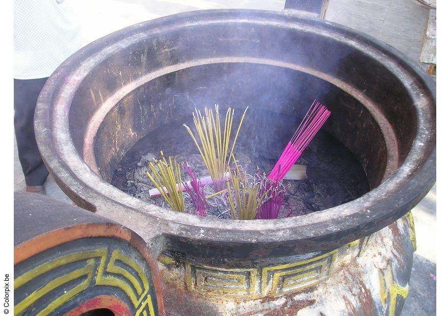 wierook offeren Foto wierook offeren